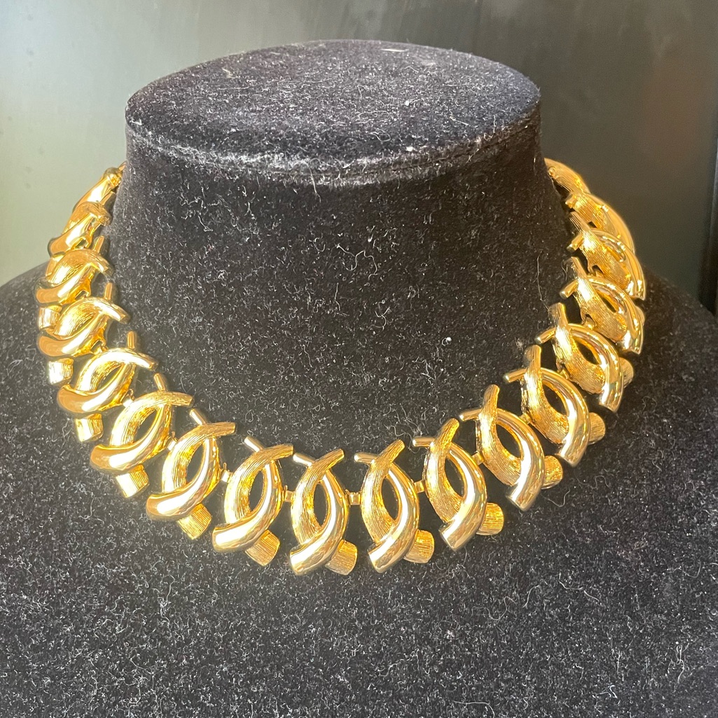 Gold Vintage Collar Necklace Nwt 250$